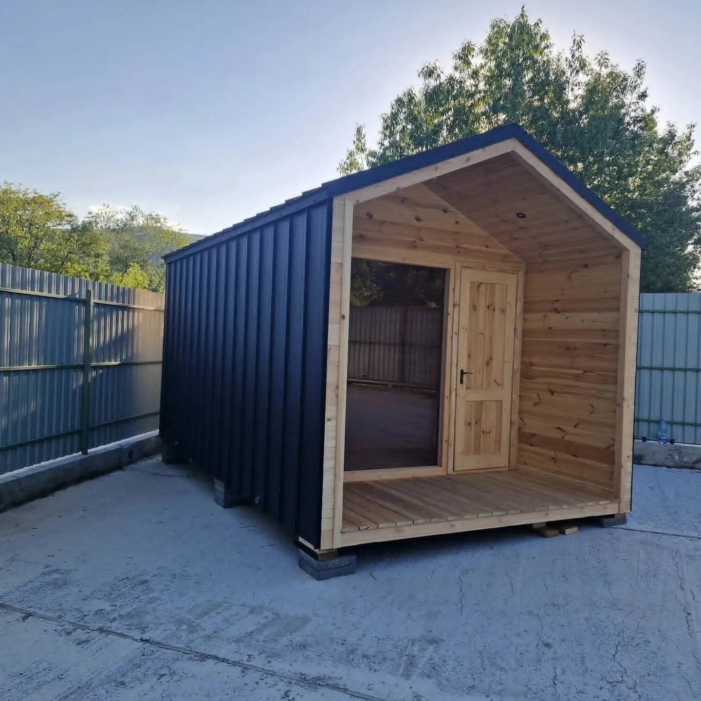 Foișor din lemn — amenajare exterioară